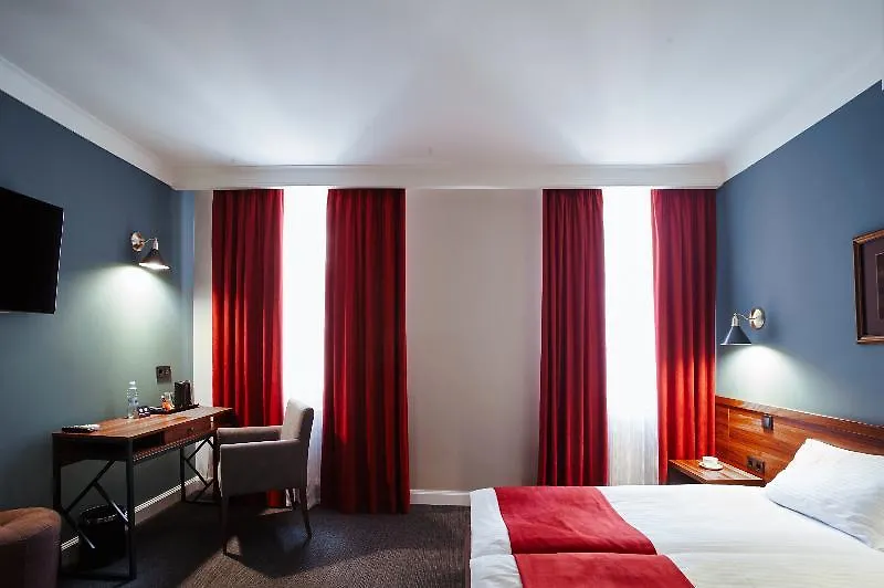 Sherlock Holmes Boutique Hotel Lviv 3*,